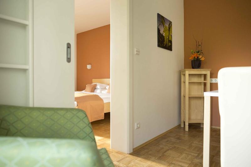 Standard Suite image 2