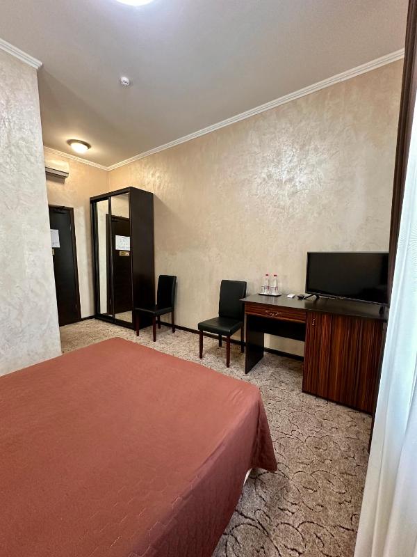Standard Single Room image 3