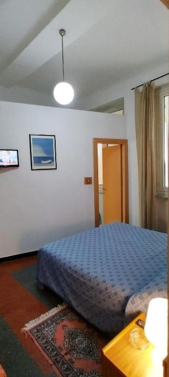 Double Room image 2