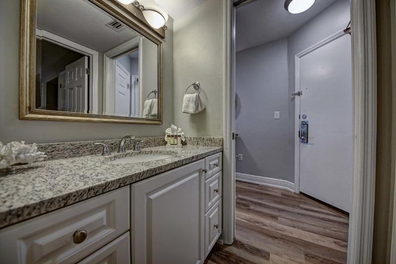 One Bedroom Tennis Villa Standard image 3