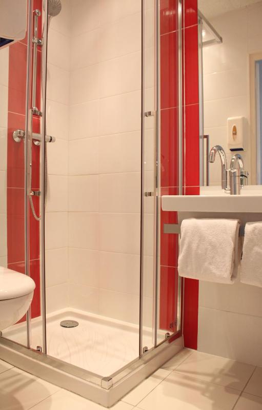 Standard Single Room image 3