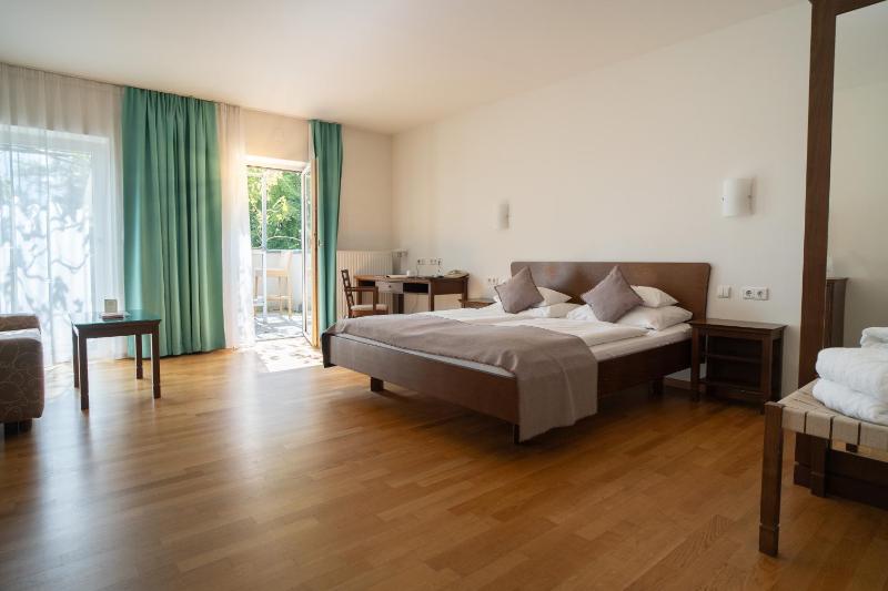 Double Room - Disability Access image 4