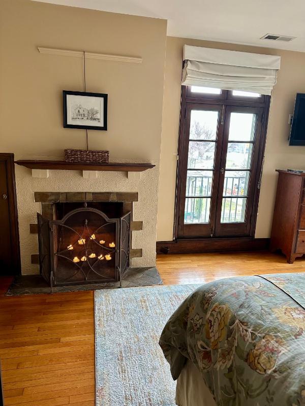 Superior King Room image 4
