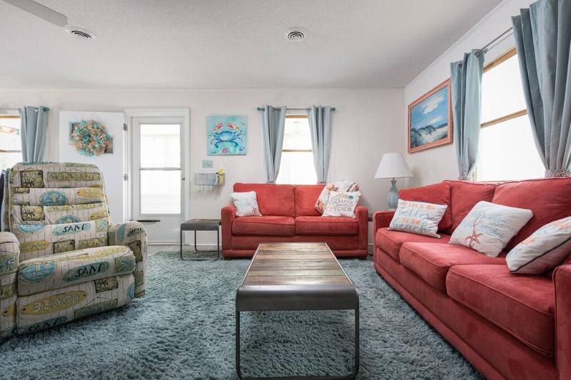 3min Walk to Beach Hot Tub Yard Near Shops - image 15