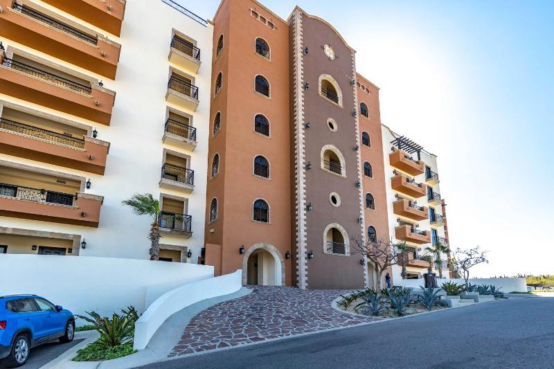 Spacious Copala Condo Ocean View & Resort Access - image 7