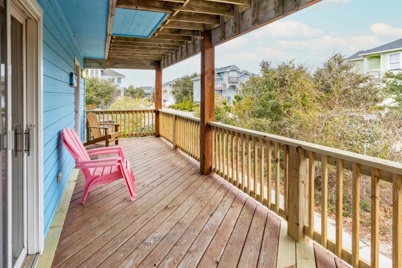 Oceanside with Pool Hot Tub and Updated Interior - image 31