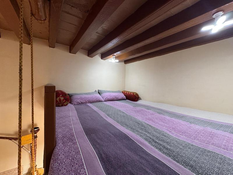 Landour Apartment Beauty and Charm Kothri- Vintage Vibes - image 24
