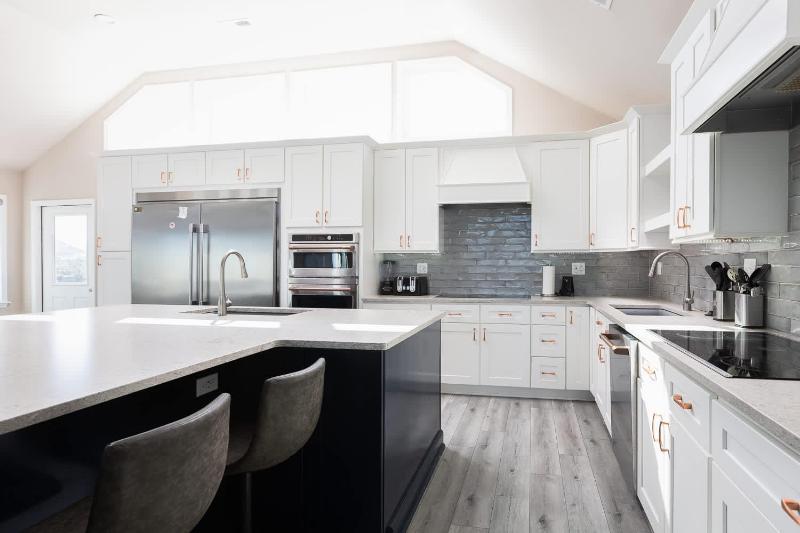 Gorgeous Semi-Oceanfront Home in Whalehead - image 12