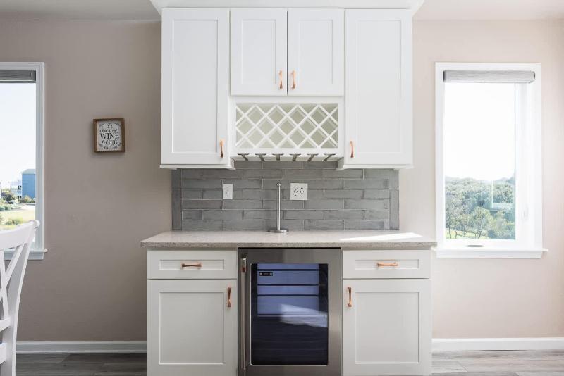 Gorgeous Semi-Oceanfront Home in Whalehead - image 39