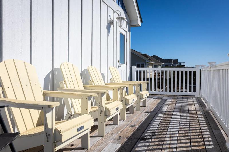 Gorgeous Semi-Oceanfront Home in Whalehead - image 43