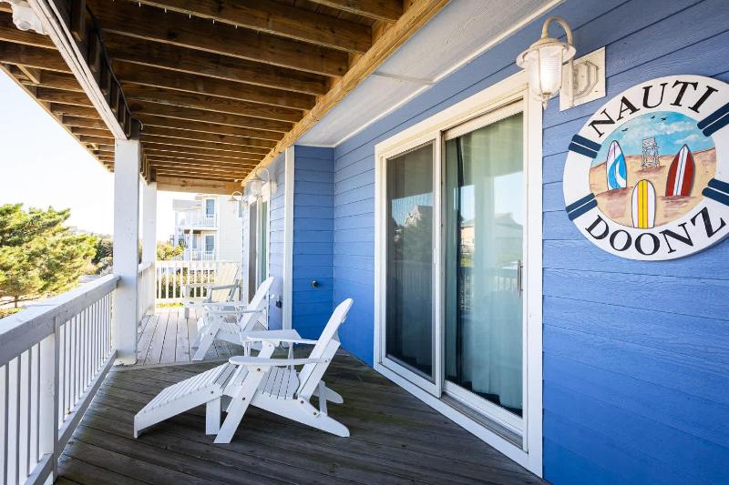 Gorgeous Semi-Oceanfront Home in Whalehead - image 24