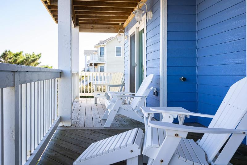 Gorgeous Semi-Oceanfront Home in Whalehead - image 10
