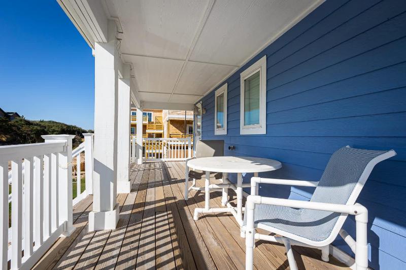 Gorgeous Semi-Oceanfront Home in Whalehead - image 7