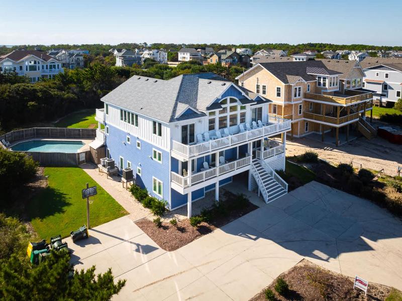 Gorgeous Semi-Oceanfront Home in Whalehead - image 42