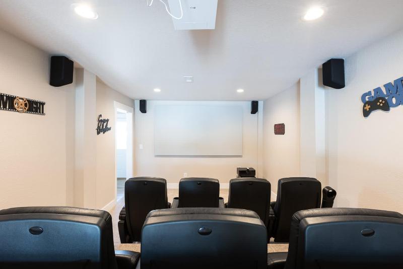 Semi-Oceanfront Retreat with Pool Theater Elevator - image 39