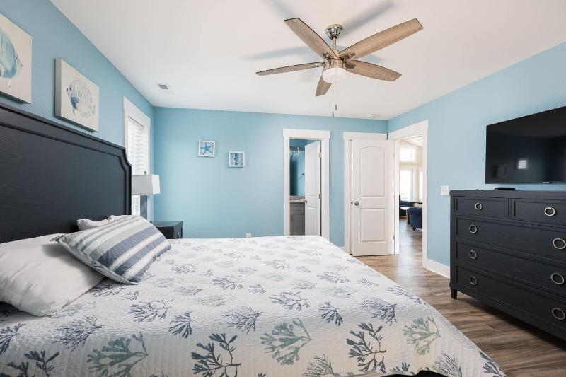 Semi-Oceanfront Retreat with Pool Theater Elevator - image 31