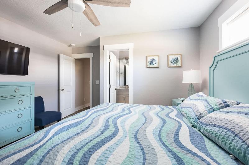 Semi-Oceanfront Retreat with Pool Theater Elevator - image 20