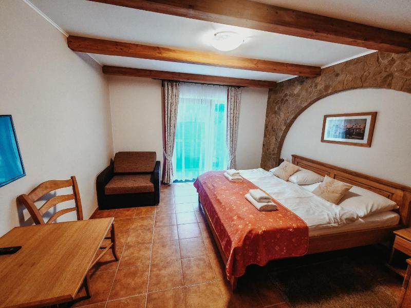 Double Room image 2