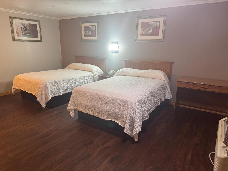 Standard Double Room with Two Double Beds image 3