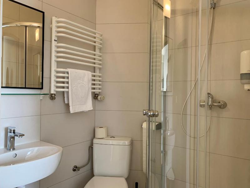 Double Room with Private Bathroom image 2