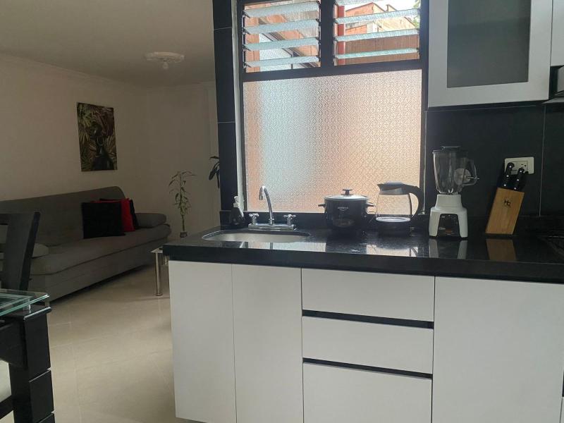 Apartamento renovado parque La Floresta reserva minimo de 21 dias - image 5