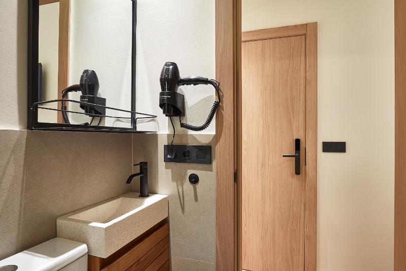 Double Room with Private Bathroom image 4