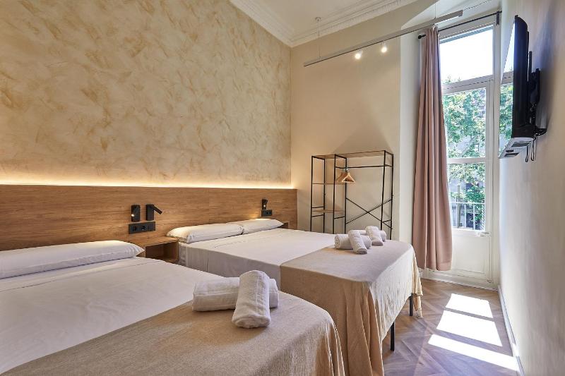 Triple Room with Shower image 1
