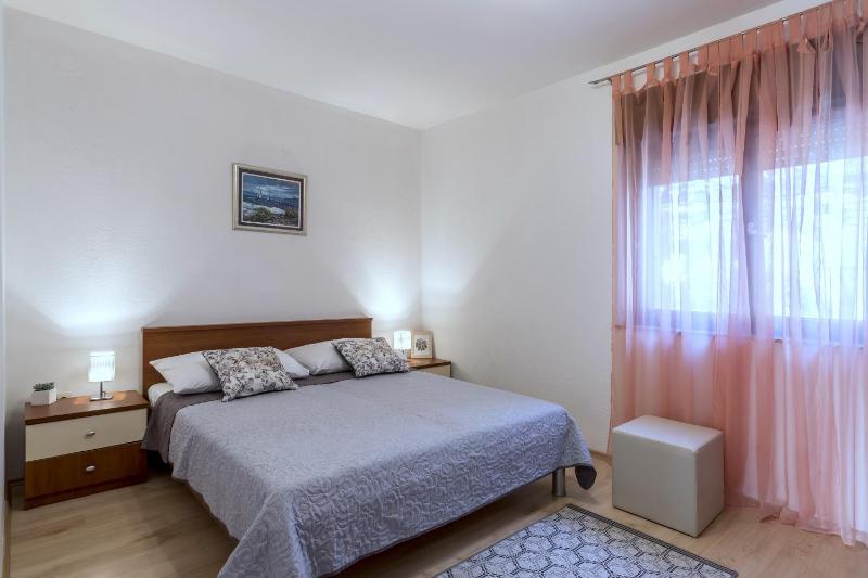 Apartments with parking space Kastel Stafilic Kastela - 20662 - image 9