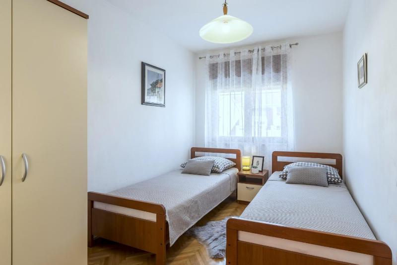 Apartments with parking space Kastel Stafilic Kastela - 20662 - image 21