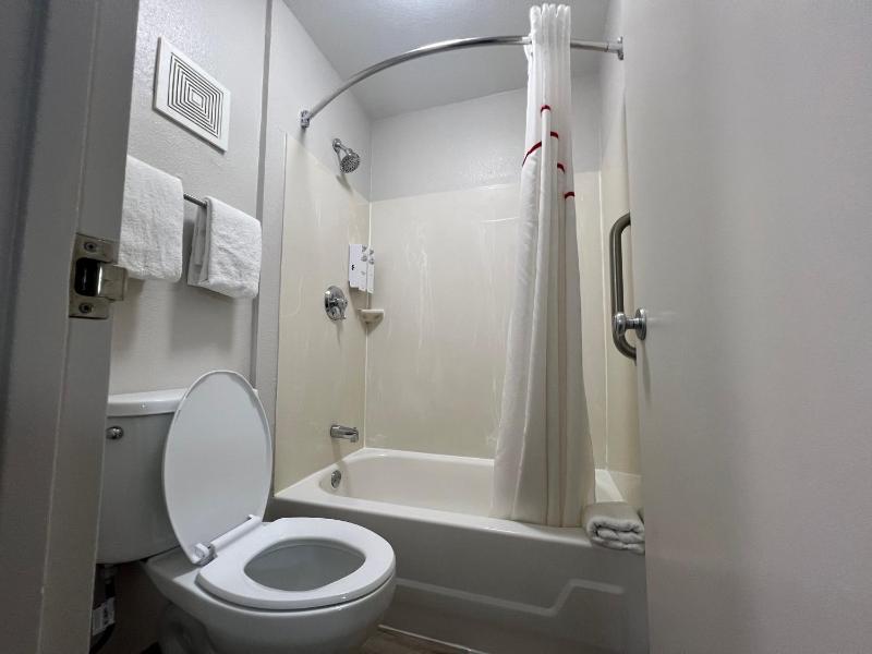 Deluxe Room with Two Double Beds Smoke Free image 2