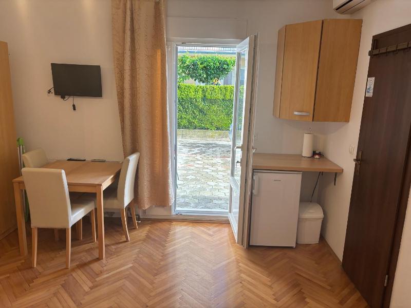 Standard Quadruple Room image 3