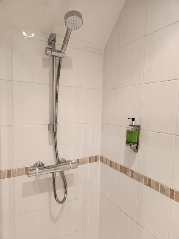 Double Room with Private Bathroom image 1