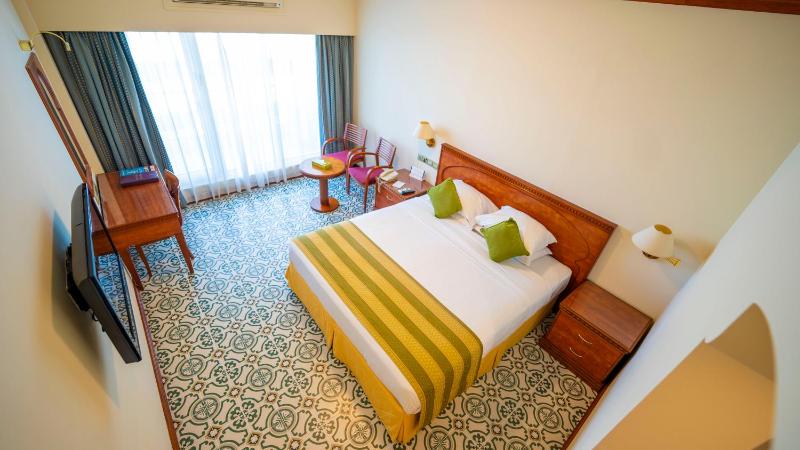 Standard Double Bed-Souk View with Balcony- Free Beach Transfer image 4