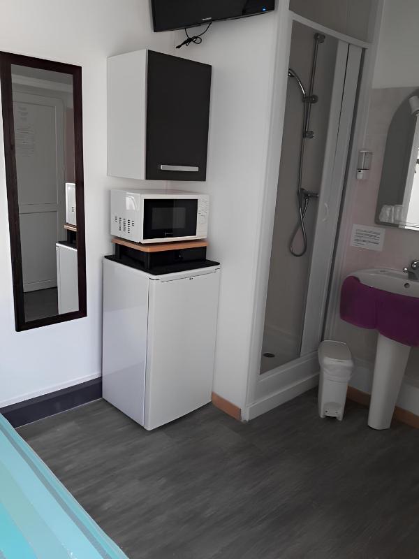 Double Room with Shared Toilet and Terrace image 3