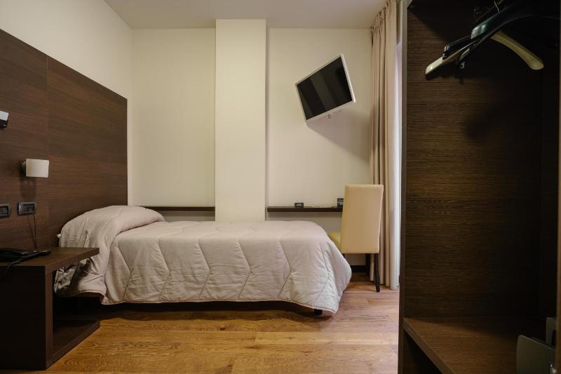 Single Room image 1