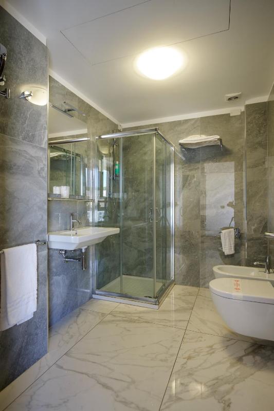 Triple Room image 3