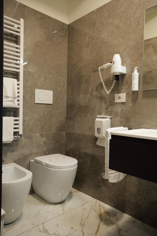 Quadruple Room image 4