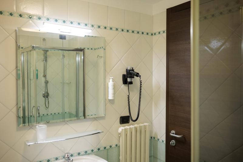Standard Double Room image 2