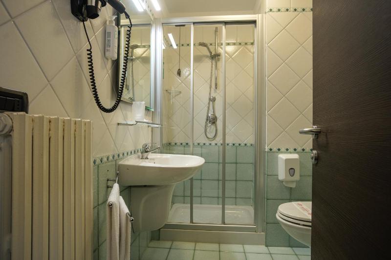 Superior Single Room image 2