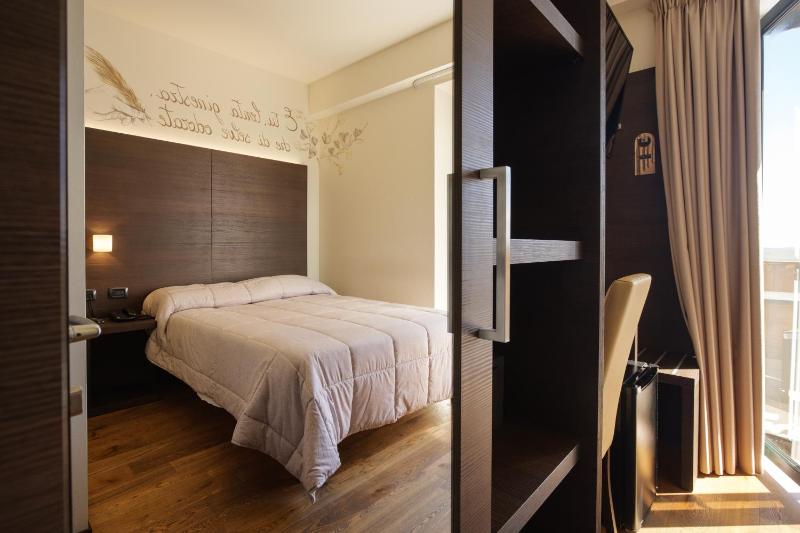 Superior Single Room image 1