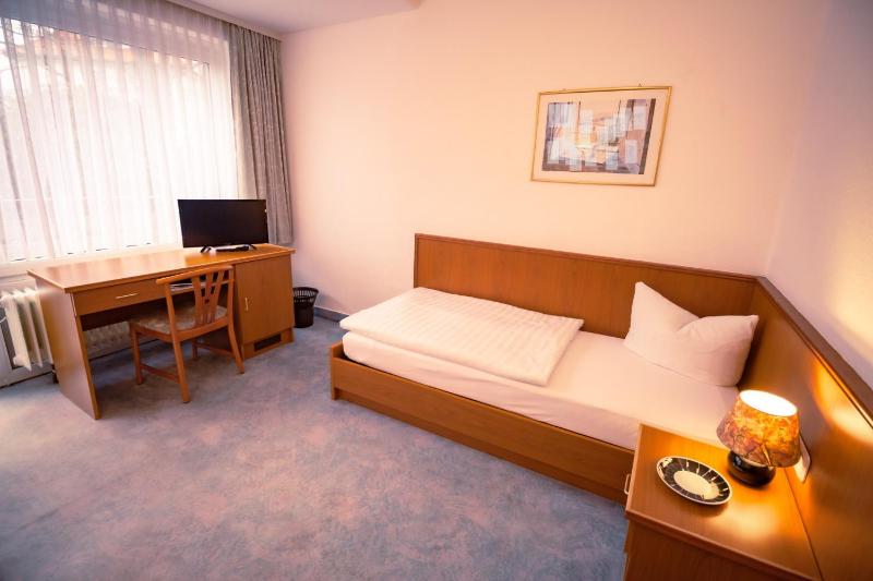 Single Room image 4