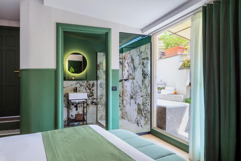 Deluxe Double Room with Balcony - Separate Building image 4