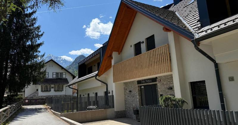 Apartment with Garden View image 4