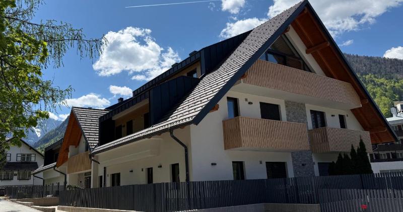 Apartment with Mountain View image 2