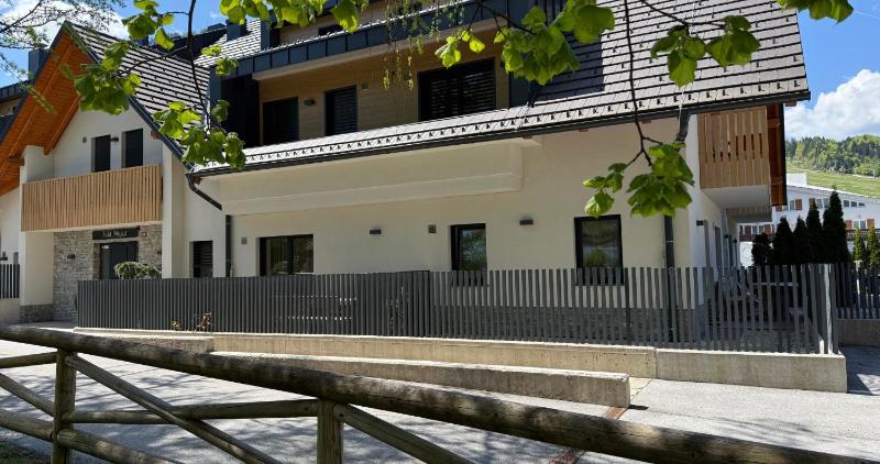 Apartment with Garden View image 3