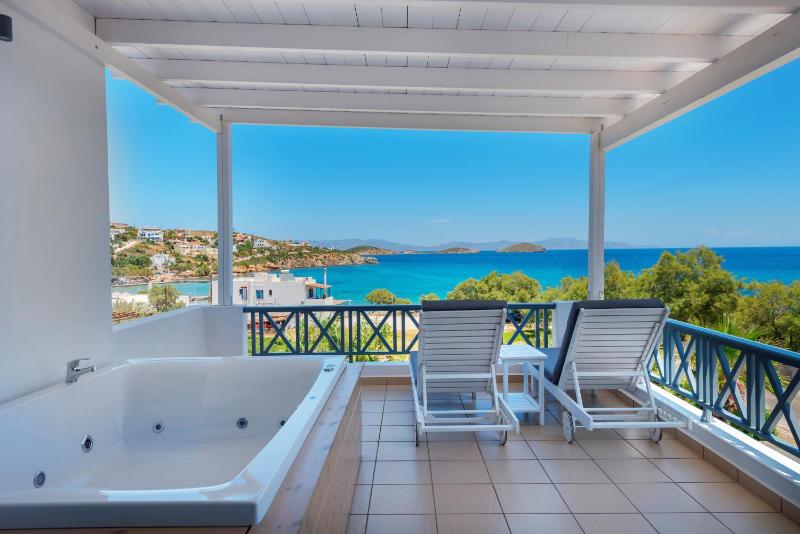 King Suite with Spa Bath image 2