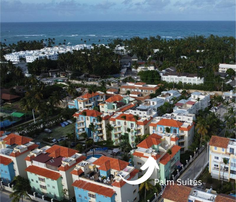 Palm Suites E-6-two-level apartment with a view of the pool - image 4