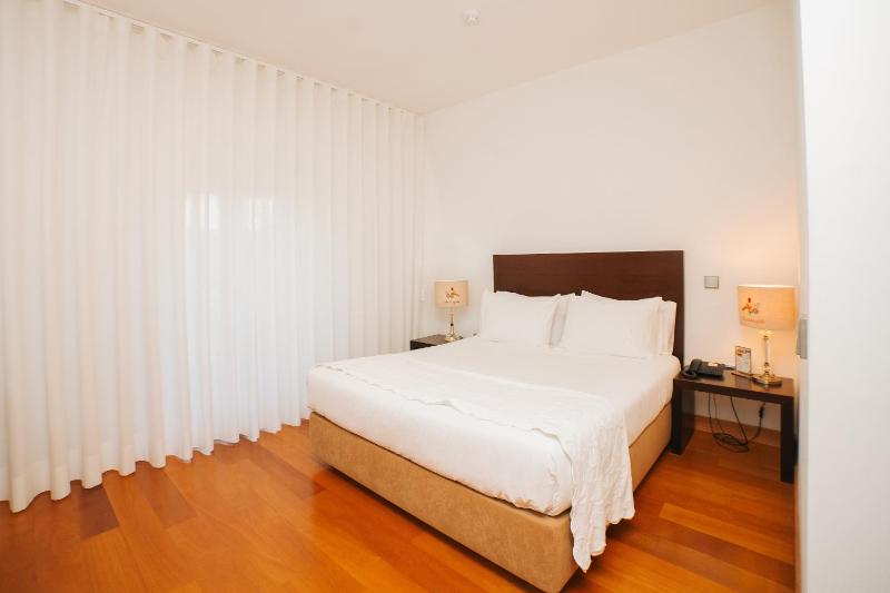 Double Room image 4