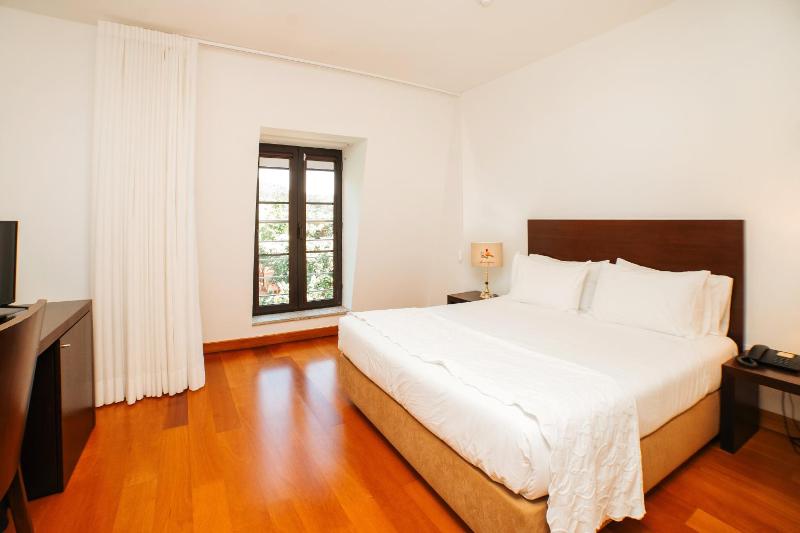 Double Room image 2