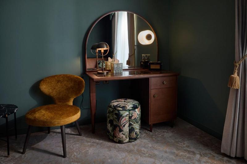 Superior Double Room image 3